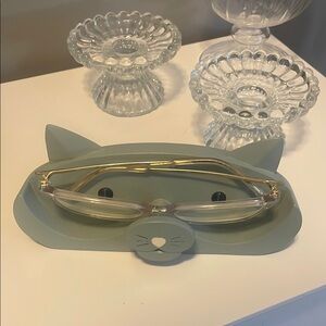 Cat-Shaped Eyeglass Holder